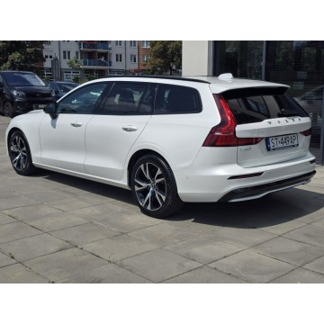 Volvo V60  Kombi 2025,  2.0 benzyna, automat - Na sprzedaż za 165 900 zł - Tychy - zdjęcie 2
