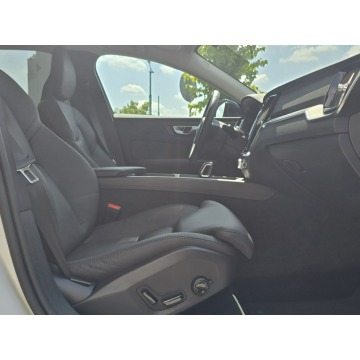 Volvo V60  Kombi 2025,  2.0 benzyna, automat - Na sprzedaż za 165 900 zł - Tychy - zdjęcie 10