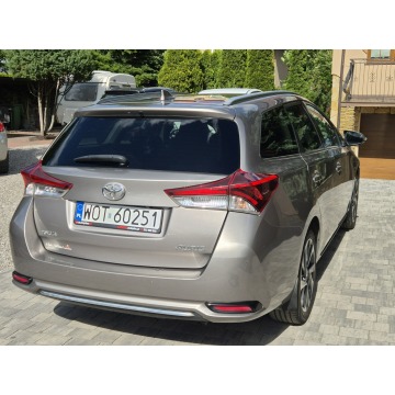 Toyota Auris  Kombi 2015,  1.6 benzyna - Na sprzedaż za 43 900 zł - Radom - zdjęcie 6