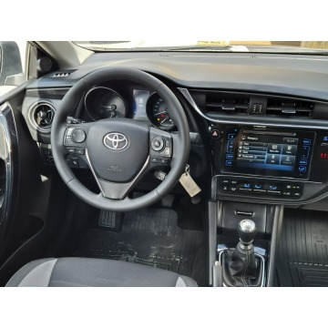 Toyota Auris  Kombi 2015,  1.6 benzyna - Na sprzedaż za 43 900 zł - Radom - zdjęcie 12