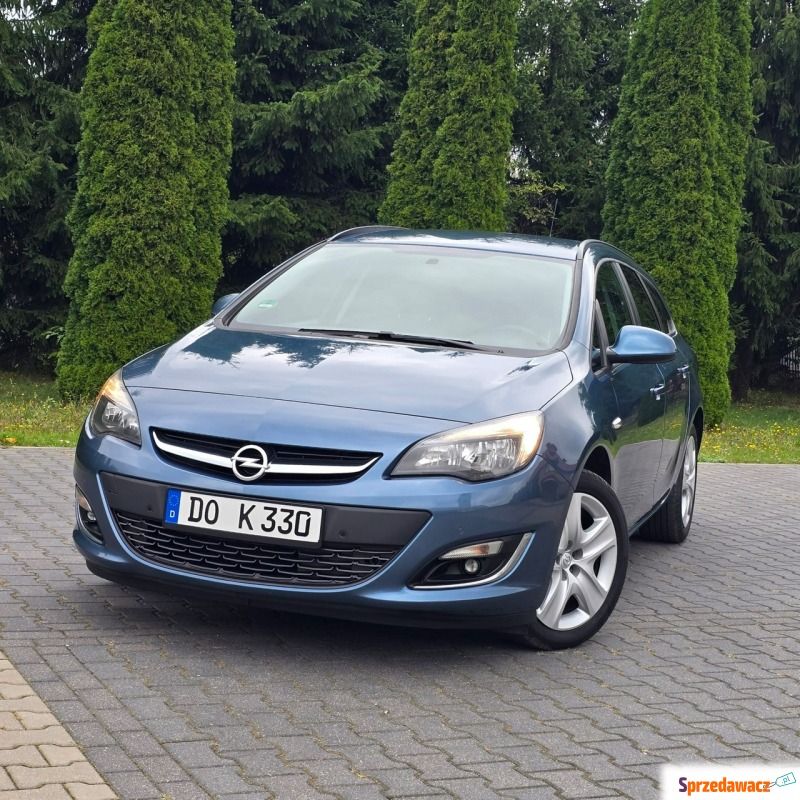 Opel Astra  Kombi 2013,  1.4 benzyna - Na sprzedaż za 22 900 zł - Ostrów Mazowiecka