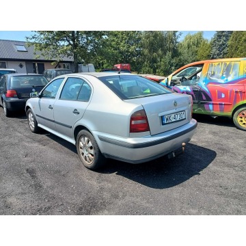 Skoda Octavia  Sedan/Limuzyna 2000,  2.0 benzyna - Na sprzedaż za 2 500,00 zł - Tarnów - zdjęcie 3