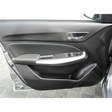 Suzuki Swift  Hatchback 2021,  1.2 benzyna - Na sprzedaż za 44 850 zł - Gdynia - zdjęcie 9