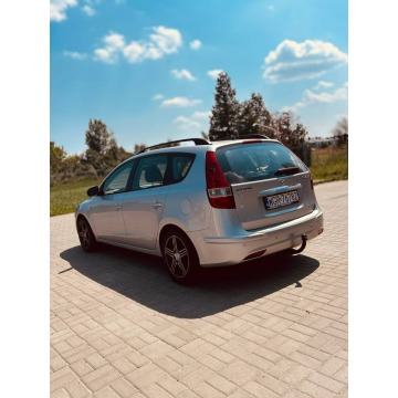 Hyundai i30  Kombi 2009,  1.6 diesel - Na sprzedaż za 10 947 zł - Piaseczno - zdjęcie 5
