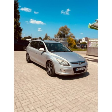 Hyundai i30  Kombi 2009,  1.6 diesel - Na sprzedaż za 10 947 zł - Piaseczno - zdjęcie 4