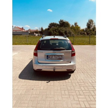 Hyundai i30  Kombi 2009,  1.6 diesel - Na sprzedaż za 10 947 zł - Piaseczno - zdjęcie 3