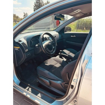 Hyundai i30  Kombi 2009,  1.6 diesel - Na sprzedaż za 10 947 zł - Piaseczno - zdjęcie 7