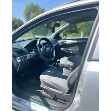 Opel Astra  Kombi 2007,  1.9 diesel - Na sprzedaż za 5 166,00 zł - Piaseczno - zdjęcie 5