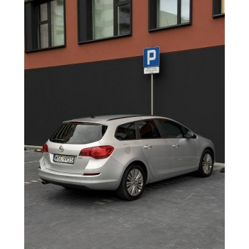 Opel Astra  Kombi 2011,  2.0 diesel, automat - Na sprzedaż za 18 204 zł - Piaseczno - zdjęcie 4