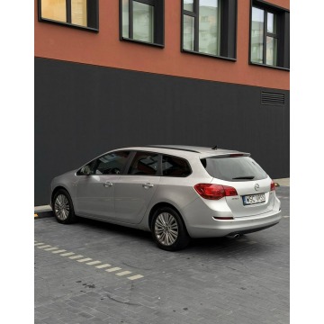 Opel Astra  Kombi 2011,  2.0 diesel, automat - Na sprzedaż za 18 204 zł - Piaseczno - zdjęcie 5