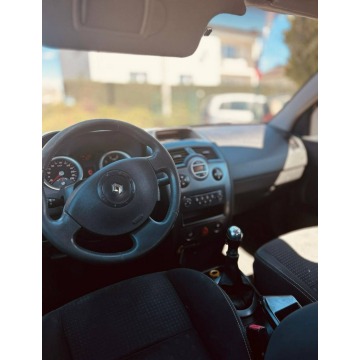 Renault Megane  Sedan/Limuzyna 2005,  1.6 benzyna - Na sprzedaż za 5 535,00 zł - Piaseczno - zdjęcie 7