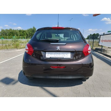 Peugeot 208  Hatchback 2013,  1.2 benzyna - Na sprzedaż za 19 800 zł - Lipówki - zdjęcie 9
