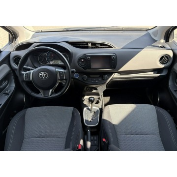 Toyota Yaris  Hatchback 2017,  1.5 hybryda, automat - Na sprzedaż za 17 900 zł - Pyzdry - zdjęcie 9