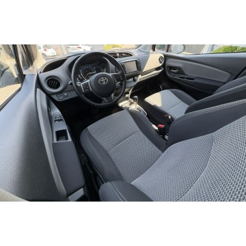 Toyota Yaris  Hatchback 2017,  1.5 hybryda, automat - Na sprzedaż za 17 900 zł - Pyzdry - zdjęcie 7