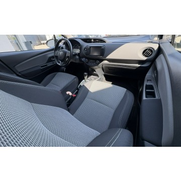 Toyota Yaris  Hatchback 2017,  1.5 hybryda, automat - Na sprzedaż za 17 900 zł - Pyzdry - zdjęcie 11