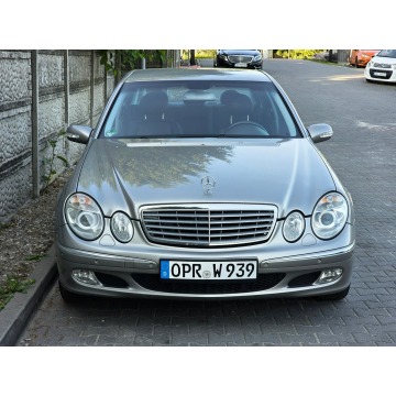 Mercedes - Benz E-klasa  Sedan/Limuzyna 2003,  1.8 benzyna, automat - Na sprzedaż za 18 900 zł - Koszalin - zdjęcie 2