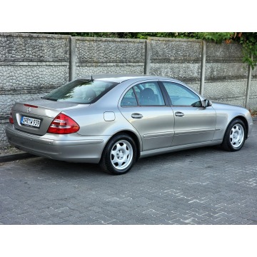 Mercedes - Benz E-klasa  Sedan/Limuzyna 2003,  1.8 benzyna, automat - Na sprzedaż za 18 900 zł - Koszalin - zdjęcie 8