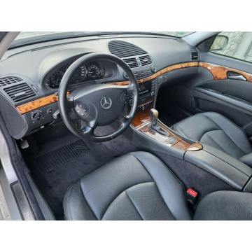 Mercedes - Benz E-klasa  Sedan/Limuzyna 2003,  1.8 benzyna, automat - Na sprzedaż za 18 900 zł - Koszalin - zdjęcie 12