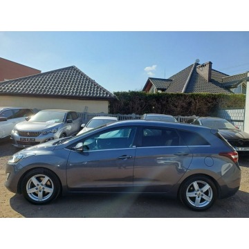 Hyundai i30  Kombi 2016,  1.6 benzyna - Na sprzedaż za 31 999 zł - Chrzanów - zdjęcie 4
