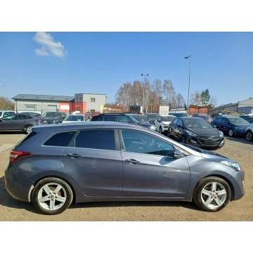 Hyundai i30  Kombi 2016,  1.6 benzyna - Na sprzedaż za 31 999 zł - Chrzanów - zdjęcie 8