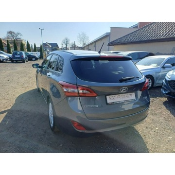 Hyundai i30  Kombi 2016,  1.6 benzyna - Na sprzedaż za 31 999 zł - Chrzanów - zdjęcie 5