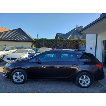 Opel Astra  Kombi 2013,  1.7 diesel - Na sprzedaż za 15 999 zł - Chrzanów - zdjęcie 4