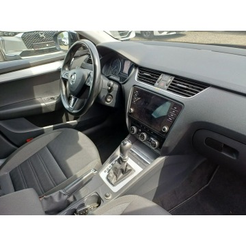 Skoda Octavia  Liftback 2019,  1.6 diesel, automat - Na sprzedaż za 40 999 zł - Chrzanów - zdjęcie 12