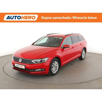Volkswagen Passat Variant - acc led dsg kamera navi grzane fotele klima 3 strefy