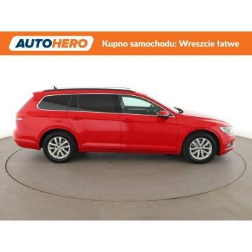 Volkswagen Passat  Kombi 2019,  1.6 diesel, automat - Na sprzedaż za 50 900 zł - Warszawa - zdjęcie 9