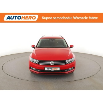 Volkswagen Passat  Kombi 2019,  1.6 diesel, automat - Na sprzedaż za 50 900 zł - Warszawa - zdjęcie 11