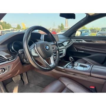 BMW Seria 7  Sedan/Limuzyna 2015,  4.4 benzyna, automat - Na sprzedaż za 99 900 zł - Michałowice-Wieś - zdjęcie 10