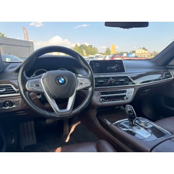 BMW Seria 7  Sedan/Limuzyna 2015,  4.4 benzyna, automat - Na sprzedaż za 99 900 zł - Michałowice-Wieś - zdjęcie 11