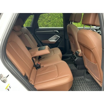 Audi Q3  SUV 2023,  2.0 benzyna, automat - Na sprzedaż za 129 800 zł - Tarnów - zdjęcie 9
