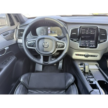 Volvo   SUV 2022,  2.0 benzyna, automat - Na sprzedaż za 159 900 zł - Wrocław - zdjęcie 4