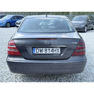 Mercedes - Benz E-klasa  Sedan/Limuzyna 2002,  2.1 diesel, automat - Na sprzedaż za 14 900 zł - Wrocław - zdjęcie 8