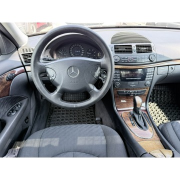Mercedes - Benz E-klasa  Sedan/Limuzyna 2002,  2.1 diesel, automat - Na sprzedaż za 14 900 zł - Wrocław - zdjęcie 11