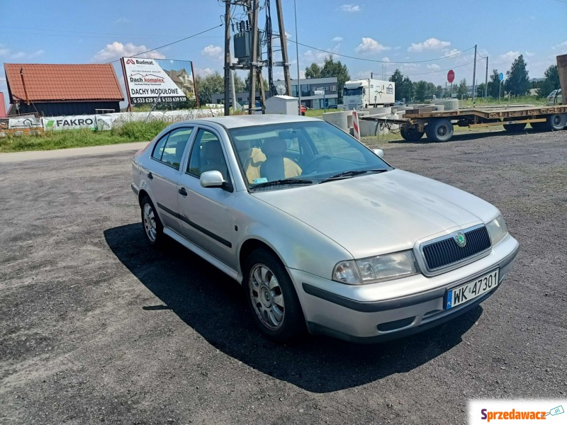 Skoda Octavia  Sedan/Limuzyna 2000,  2.0 benzyna - Na sprzedaż za 2 500,00 zł - Tarnów