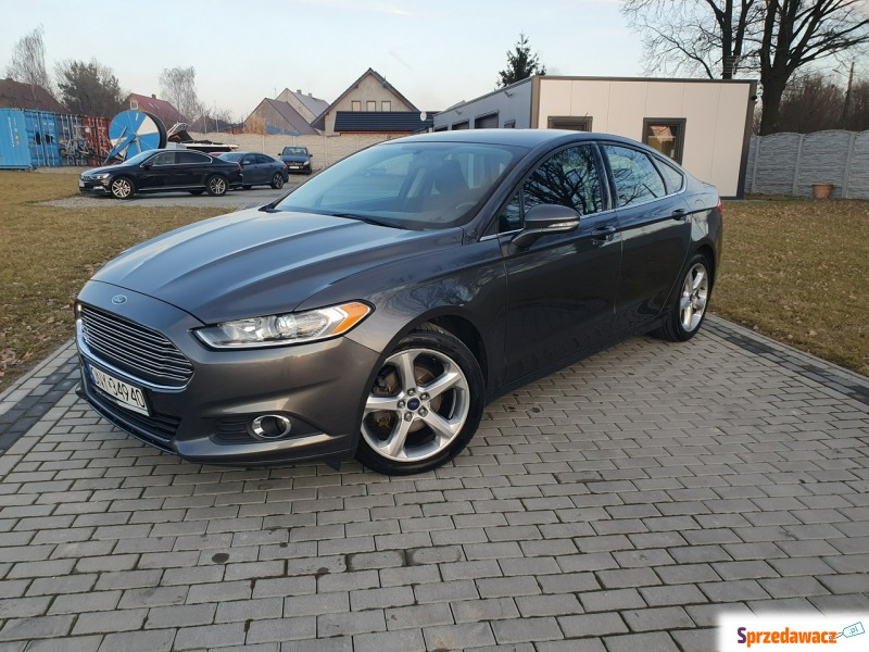 Ford Fusion  Sedan/Limuzyna 2015,  2.0 benzyna, automat - Na sprzedaż za 27 500 zł - Strobice