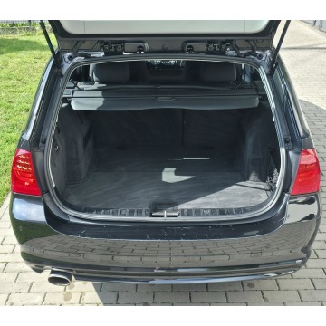 BMW Seria 3  Kombi 2009,  2.0 diesel - Na sprzedaż za 17 900 zł - Piekoszów - zdjęcie 6