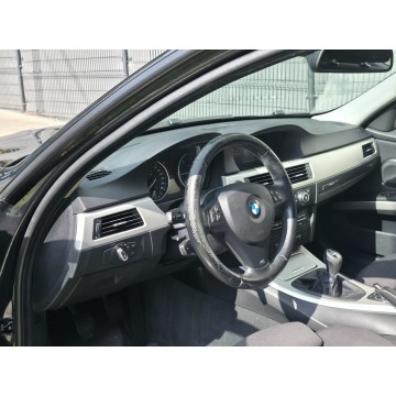 BMW Seria 3  Kombi 2009,  2.0 diesel - Na sprzedaż za 17 900 zł - Piekoszów - zdjęcie 7