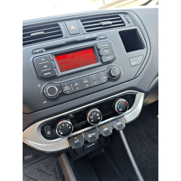 Kia Rio  Hatchback 2011,  1.4 benzyna - Na sprzedaż za 21 800 zł - Nowy Sącz - zdjęcie 9