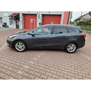 Kia Ceed  Kombi 2014,  1.6 diesel - Na sprzedaż za 31 990 zł - Zagórze - zdjęcie 4