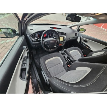 Kia Ceed  Kombi 2014,  1.6 diesel - Na sprzedaż za 31 990 zł - Zagórze - zdjęcie 8