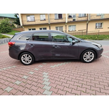 Kia Ceed  Kombi 2014,  1.6 diesel - Na sprzedaż za 31 990 zł - Zagórze - zdjęcie 9