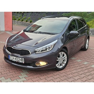 Kia Ceed  Kombi 2014,  1.6 diesel - Na sprzedaż za 31 990 zł - Zagórze - zdjęcie 12
