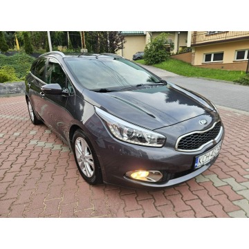 Kia Ceed  Kombi 2014,  1.6 diesel - Na sprzedaż za 31 990 zł - Zagórze - zdjęcie 10