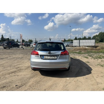 Opel Insignia  Kombi 2013,  2.0 diesel - Na sprzedaż za 25 800 zł - Rawa Mazowiecka - zdjęcie 9