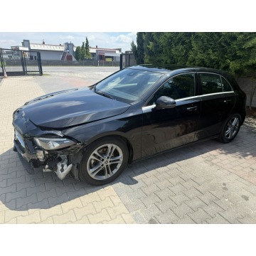 Mercedes - Benz A-klasa  Hatchback 2019,  1.3 benzyna, automat - Na sprzedaż za 41 900 zł - Zielona Łąka - zdjęcie 4