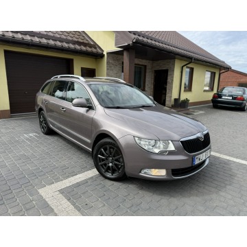 Skoda Superb  Kombi 2012,  2.0 diesel, automat - Na sprzedaż za 27 600 zł - Łęgowo - zdjęcie 2