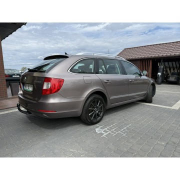 Skoda Superb  Kombi 2012,  2.0 diesel, automat - Na sprzedaż za 27 600 zł - Łęgowo - zdjęcie 5